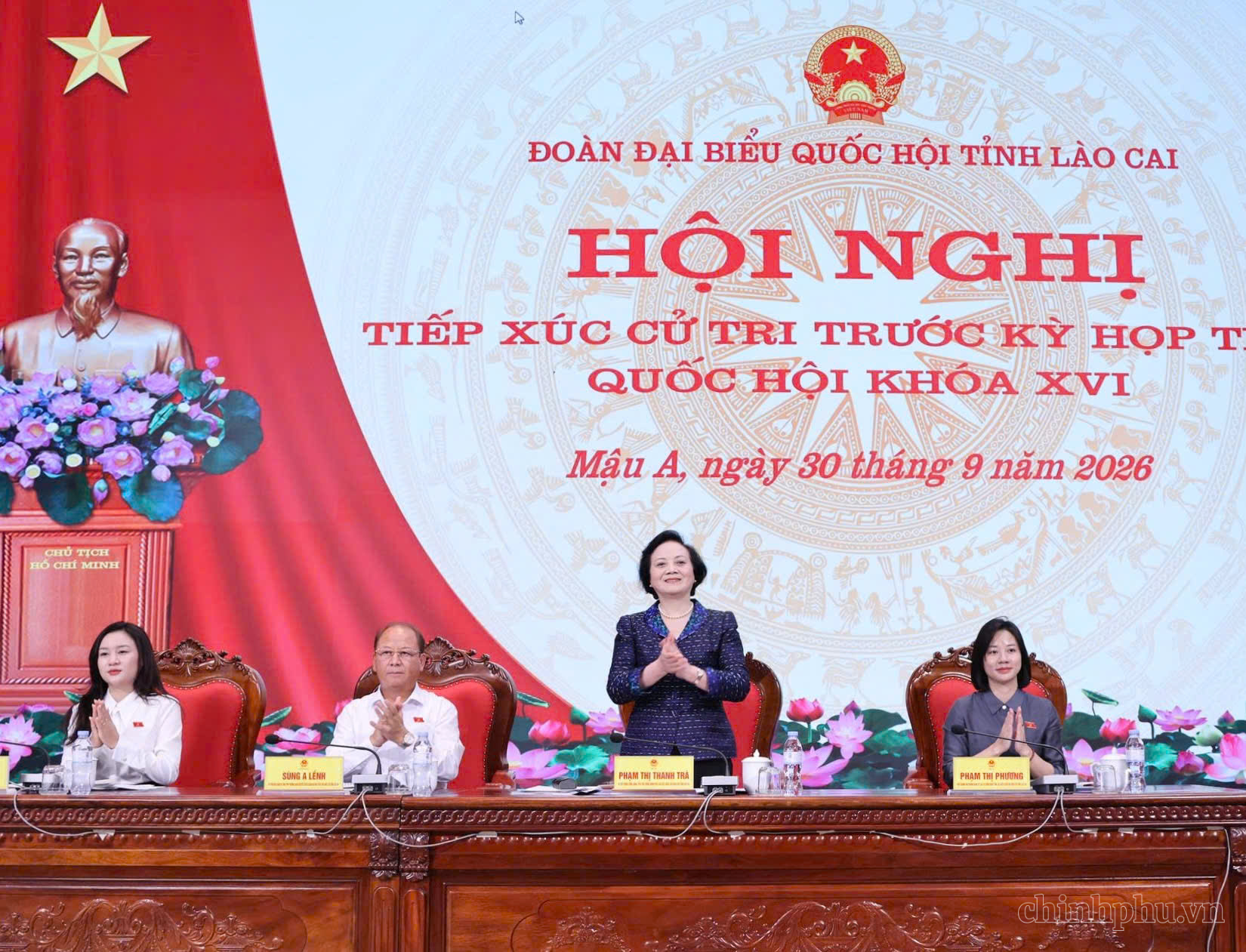 c&aacute;n bộ x&atilde; ảnh 1
