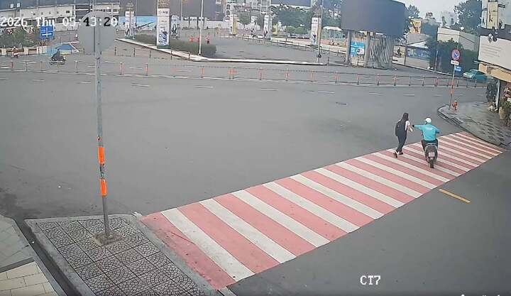 cướp điện thoại  ảnh 1