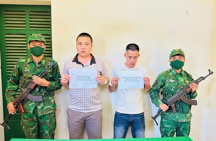 xuất cảnh tr&aacute;i ph&eacute;p ảnh 1