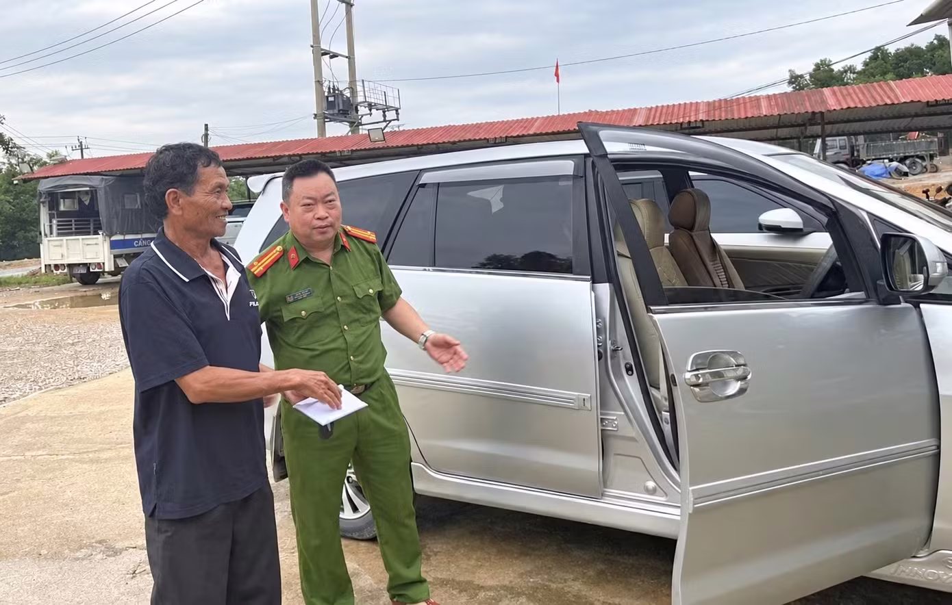 Người đ&agrave;n &ocirc;ng lang thang ảnh 2