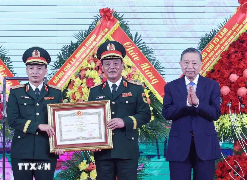 Xây dựng Lực lượng vũ trang Thủ đô 