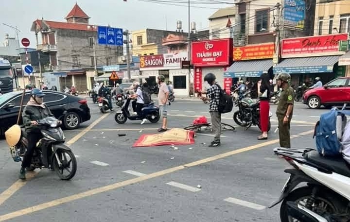 Nữ sinh lớp 11 tử vong thương tâm sau va chạm với xe tải