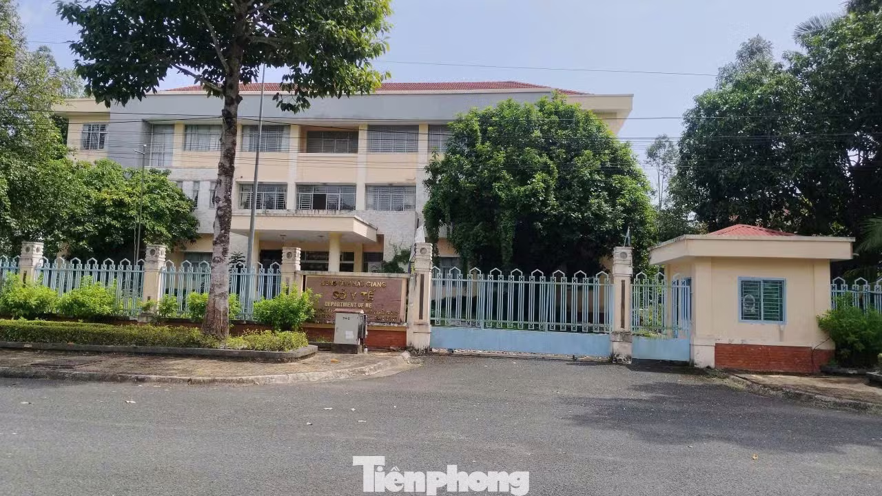 trụ sở d&ocirc;i dư ảnh 1
