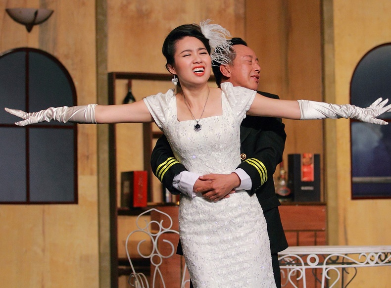 Le Khanh va Tan Beo tai dien chuyen tinh 'Titanic' hinh anh