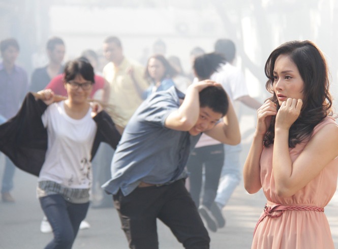 'Co dau dai chien 2' tung trailer nhuom mau chien tranh hinh anh