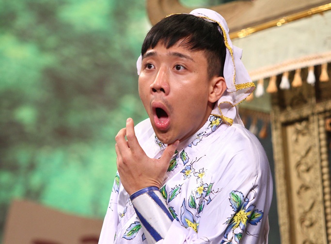 Tran Thanh lam nghe… kieu om, Viet Huong hoa cao 9 duoi hinh anh