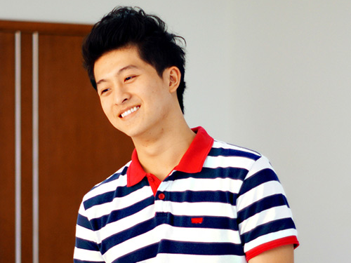Hotboy Viet hoi tu trong phim ve de tai dong tinh hinh anh