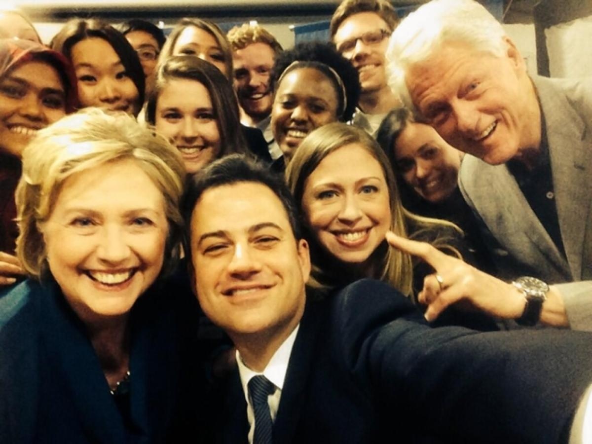 Danh hai Jimmy Kimmel chup anh tu suong cung nha Clinton hinh anh
