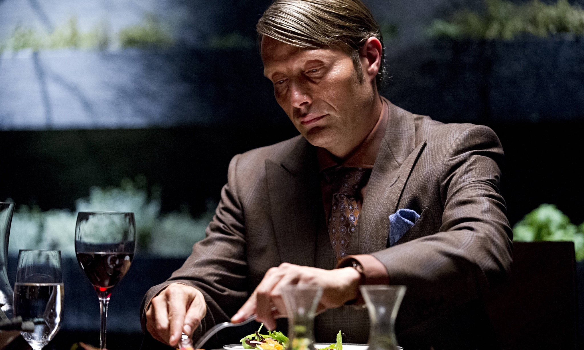 Mads Mikkelsen đã thủ vai Hannibal Lecter phiên bản truyền hình một cách đầy thuyết phục.