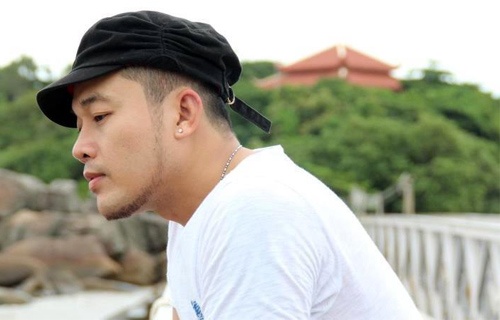 7 bai hat giong nua nam nua nu cua chang ban pho hinh anh