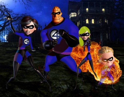 Gia đình Siêu nhân có rất nhiều nét tương đồng với The Fantastic Four - Bộ tứ siêu đẳng: Mr. Incredible và The Thing cùng có sức mạnh siêu nhân, Elasticgirl và Mr. Fantastic đều có khả năng co giãn cơ thể; Violet và The Invisible Woman đều có thể tàng hình; còn bé Jack-Jack và Human Torch đều có thể thắp sáng cơ thể bằng lửa.