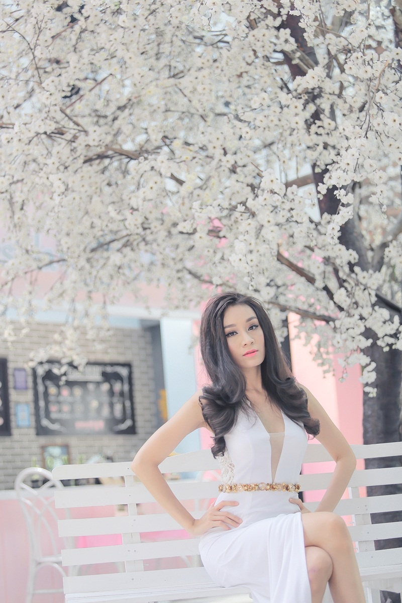 Minh Thư quyết định dành thời gian tập trung tìm kiếm những chất sáng tác mới cho các ca khúc của mình. 