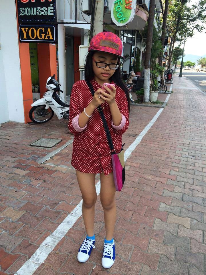 Cô bé bị hiểu nhầm chạy theo mốt 