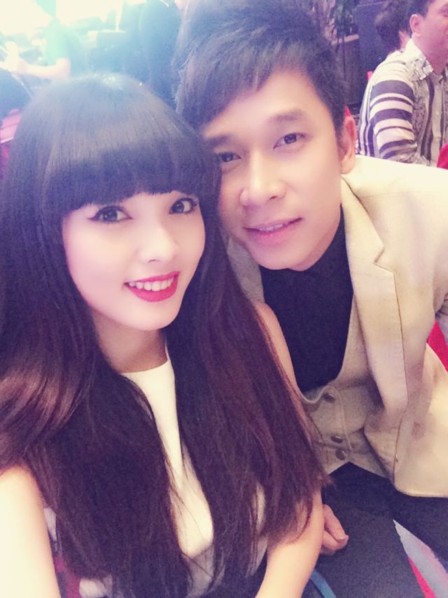 Việt Huê là người yêu hơn 3 năm của Lê Hoàng. Cô được khán giả biết đến nhiều thông qua các bộ phim truyền hình dài tập.