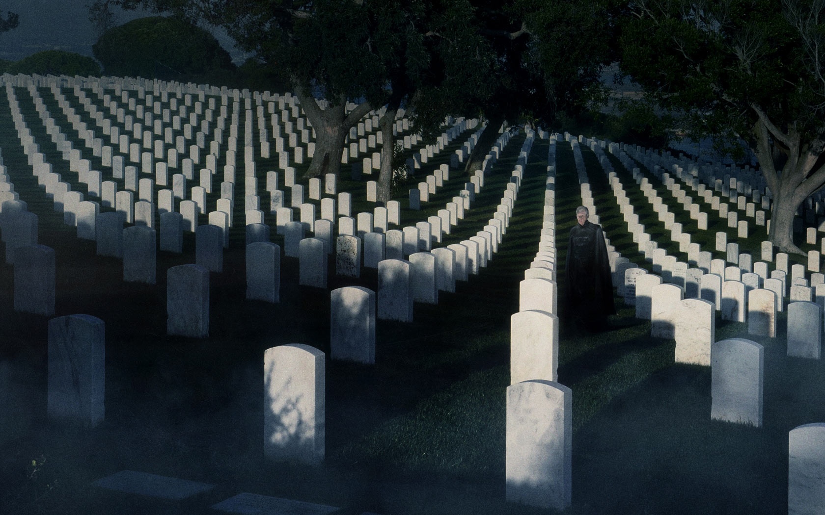 Beast, dị nhân nổi tiếng với những nỗ lực hòa hợp dị nhân với cộng đồng loài người đã bị sát hại dã man. Hank McCoy đã bị kéo lê đi từ nhà riêng và sát hại bởi một đám đông giận dữ đến từ tổ chức Human Majority tại New York.