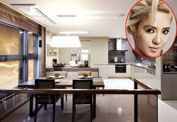 Năm 2012, thành viên Hyoyeon tậu một căn penthouse có diện tích 294 mét vuông ở tòa nhà Song Art Prugio tại Songdo-dong, Incheon. Căn penthouse gồm 4 phòng với 4 nhà tắm và có giá <abbr class=