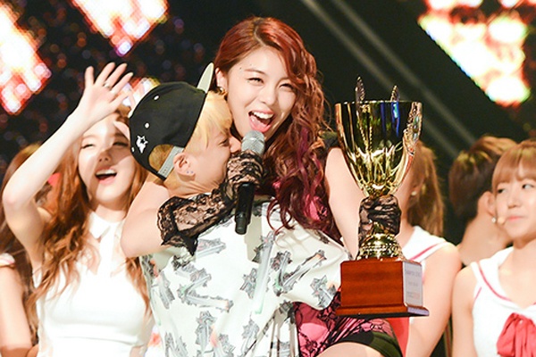 Khoanh khac than tuong Han phan khich vi gianh cup hinh anh