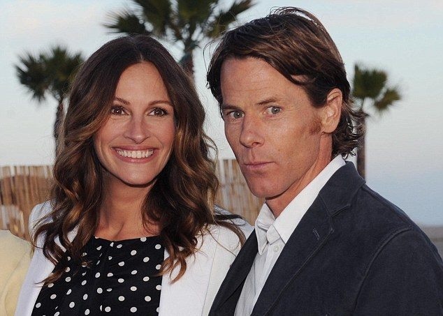 Nhung sao Hollywood ket hon voi nguoi binh thuong hinh anh