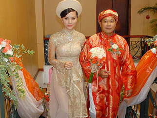 Sao Viet bi mat cuoi o dao, khach san 5 sao hinh anh