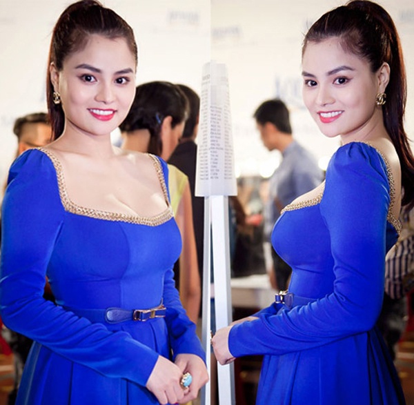 Khi chụp nghiêng, bà mẹ 1 con Vũ Thu Phương gây “bỏng mắt” vì vòng 1 đẫy đà so với vóc dáng và gương mặt nhỏ nhắn.