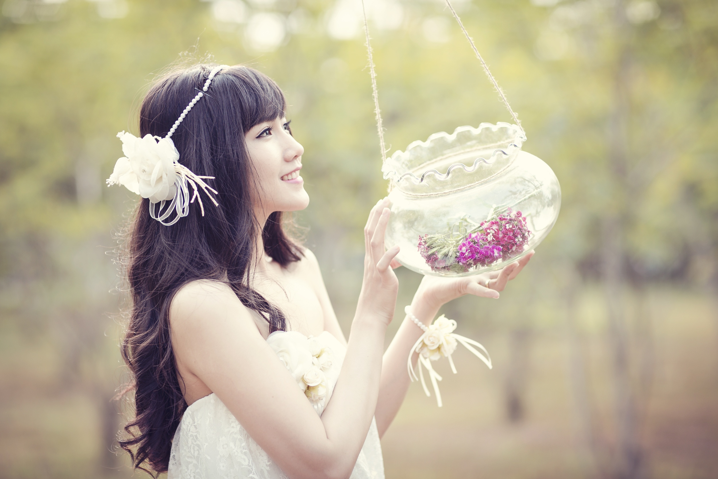 Những chiếc váy đơn giản và nhẹ nhàng như thế này rất thích hợp với những bạn nữ muốn mình trông nữ tính hơn.