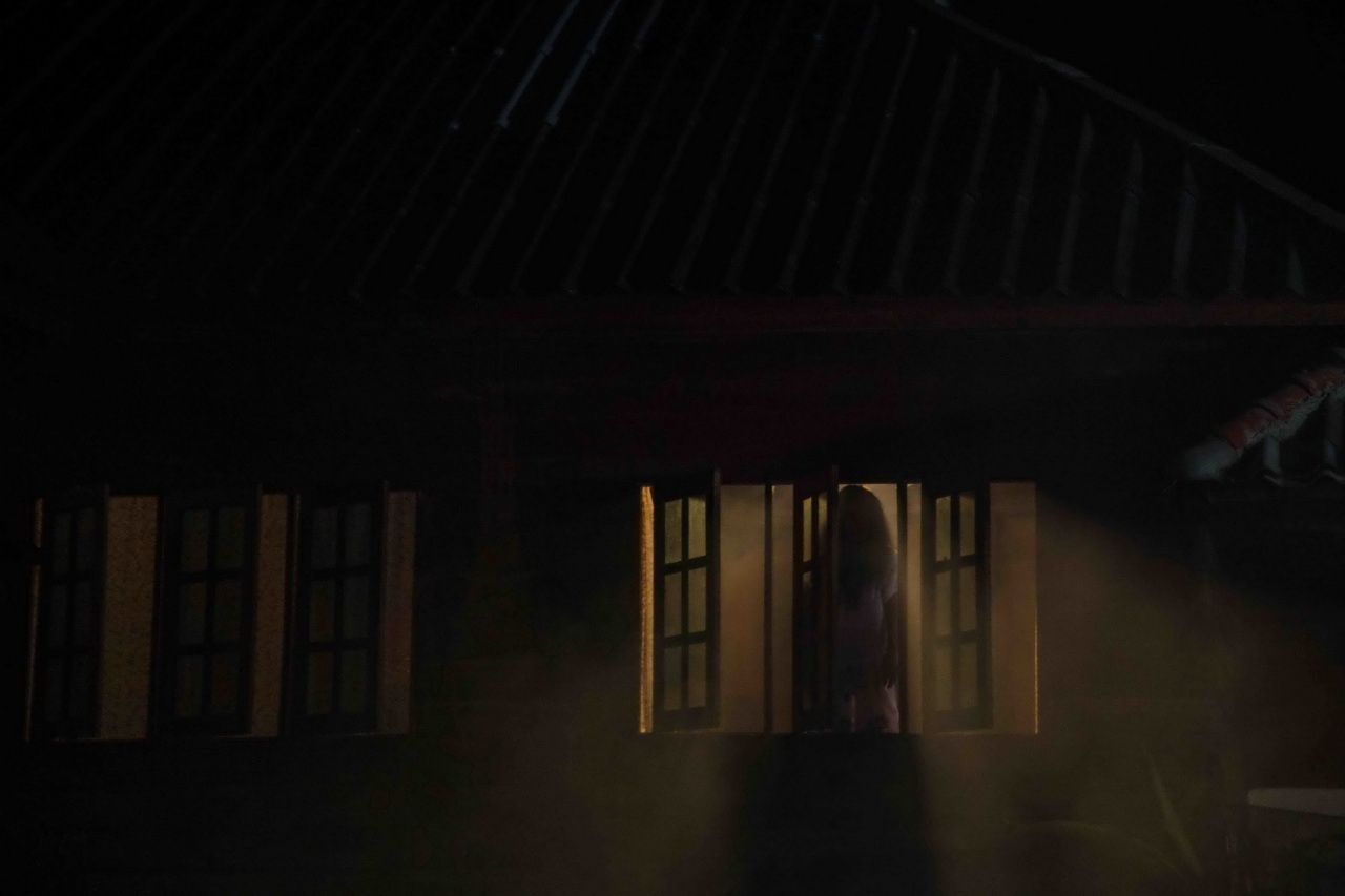 Trailer bo phim 'She Devil' hinh anh