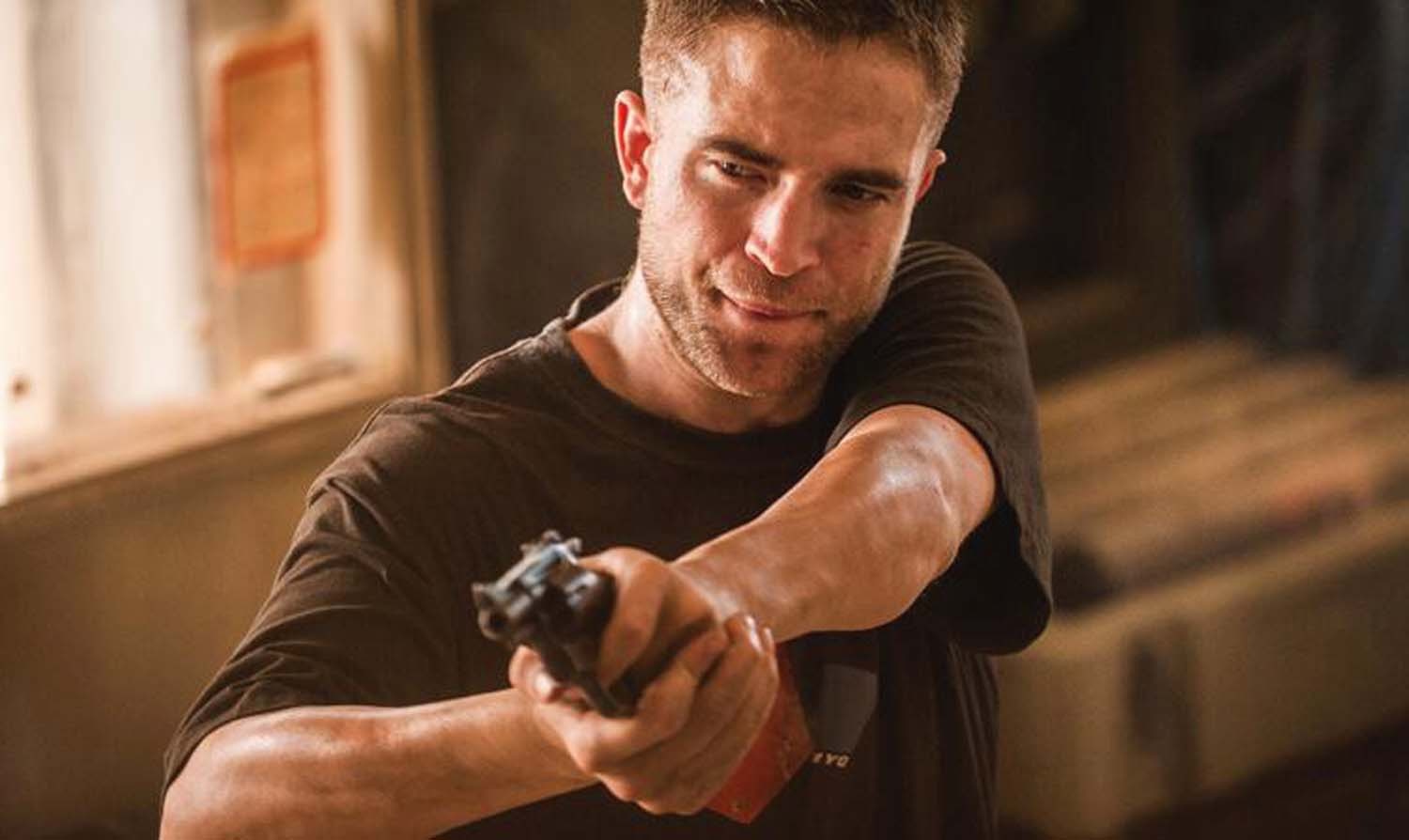 Trailer bo phim 'The Rover' hinh anh