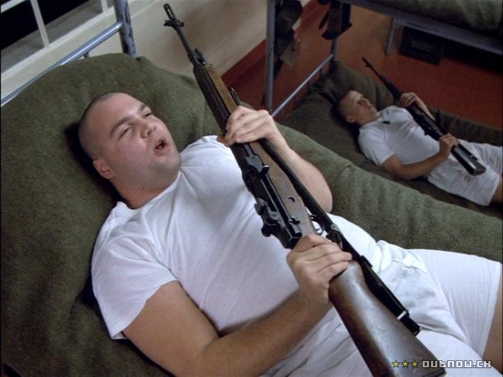 Vai diễn binh nhất Loenard Lawrence của Vincent D’Onofrio trong bộ phim Full Metal Jacket nổi tiếng của đạo diễn Stanley Kubrick được giới phê bình đánh giá rất cao. Nhưng ít ai biết D’Onofrio đã tăng bao nhiêu cân để vào vai diễn này.