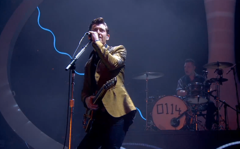 Arctic Monkeys dan dau doanh so dia than dau nam 2014 hinh anh
