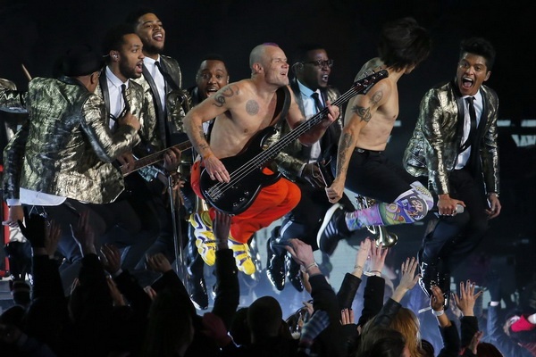 Nhac Red Hot Chili Peppers duoc My dung tra tan tu nhan hinh anh