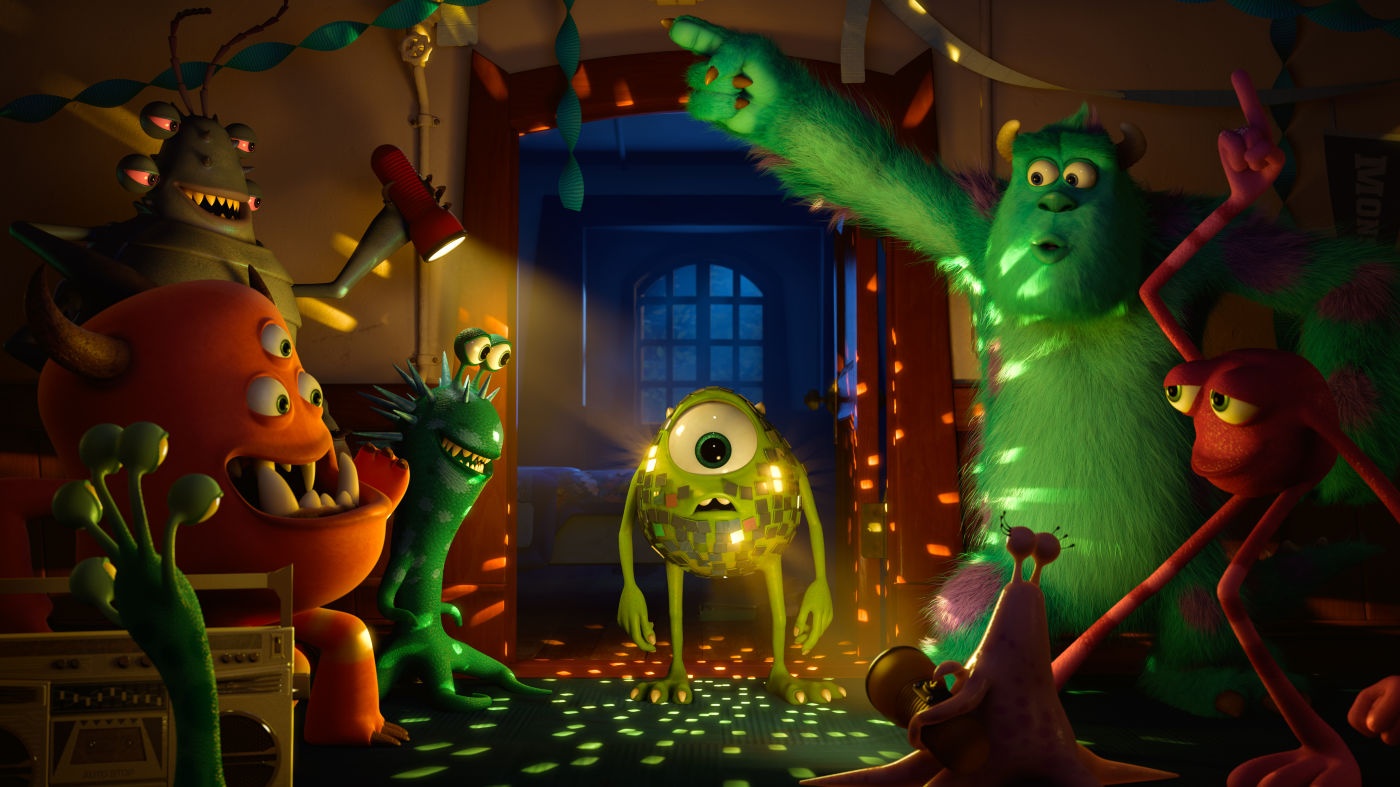 Pixar mất tới 4 năm để hoàn thành Monsters University, còn Toy Story 2 đã trải qua vô số các thay đổi trước khi có thể được hoàn thiện và phát hành. Khi các bộ phim của Pixar bắt đầu gặt hái doanh thu tại phòng vé, các nhân viên tham gia và dự án phim trước đó đều được đưa tận tay một khoản tiền thưởng từ chính trưởng nhóm của họ.