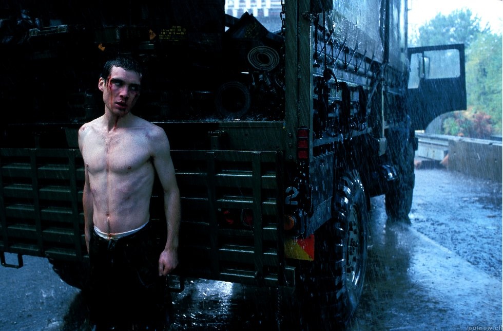Cũng là một bộ phim đại dịch với sự xuất hiện của các zombie, nhưng hai bộ phim 28 Days Later và 28 Weeks Later không tập trung vào cách nhân loại chống trả lại dịch bệnh ra sao.