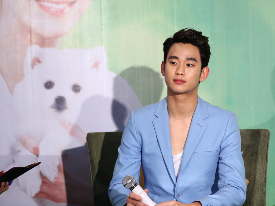 Dù từng thể hiện một ca khúc trong bộ phim Vì sao đưa anh tới nhưng Kim Soo Hyun vẫn không suy nghĩ đến chuyện lấn sân sang lĩnh vực ca hát trong thời gian tới.