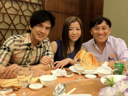 Sao Viet ket hon van bi nghi ngo gioi tinh hinh anh