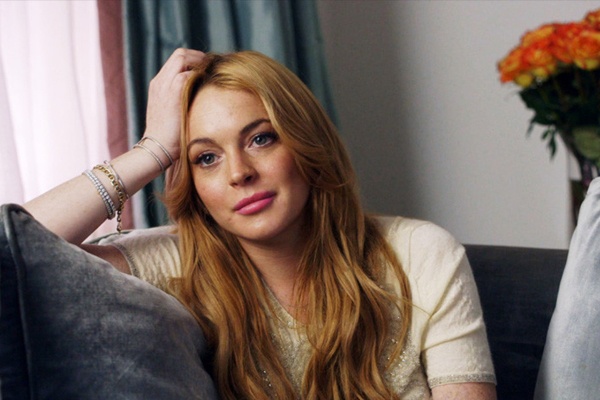 Lindsay Lohan bi to bia chuyen say thai hinh anh