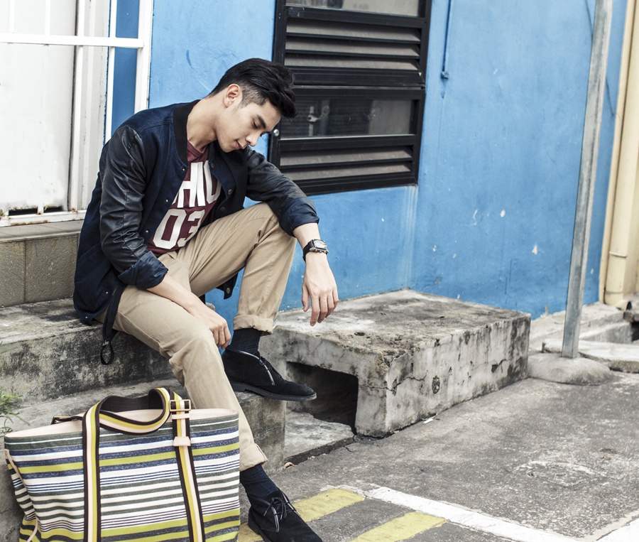 Thường xuyên gắn liền với những bộ vest lịch lãm, Hồ Vĩnh Khoa quyết định thay đổi mình trong bộ ảnh mới với hình ảnh trẻ trung hơn