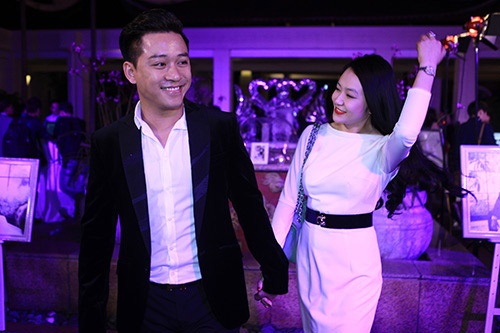 Tuan Hung xoa so dien thoai cua cac co gai sau ket hon hinh anh