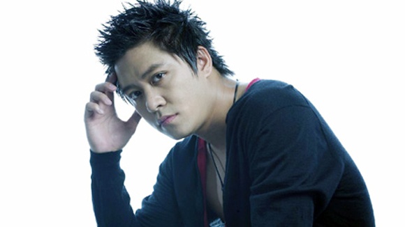 'Nam lay tay anh' cua Tuan Hung hinh anh