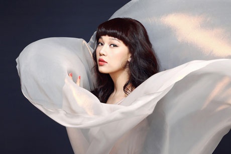 Co va mua - Ha Hoai Thu hinh anh