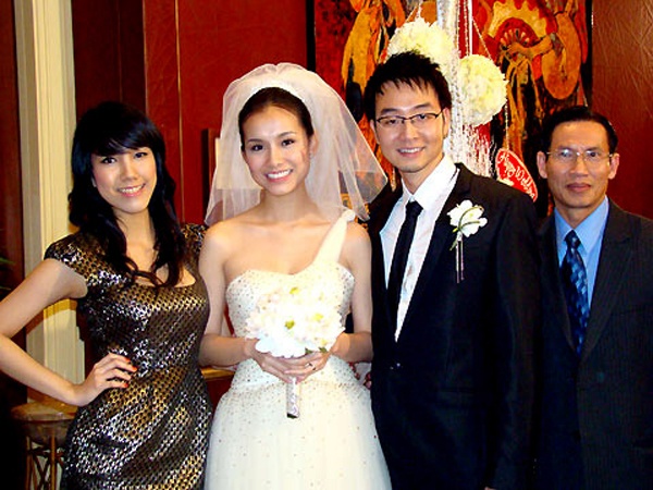 Hoa hậu Thùy Lâm là chị gái của một cô em tên là Thùy Linh. Hiếm khi xuất hiện trước công chúng vì tính cách kín đáo của chị gái, Thùy Linh dường như là cô em sao Việt ít người biết đến nhất. 