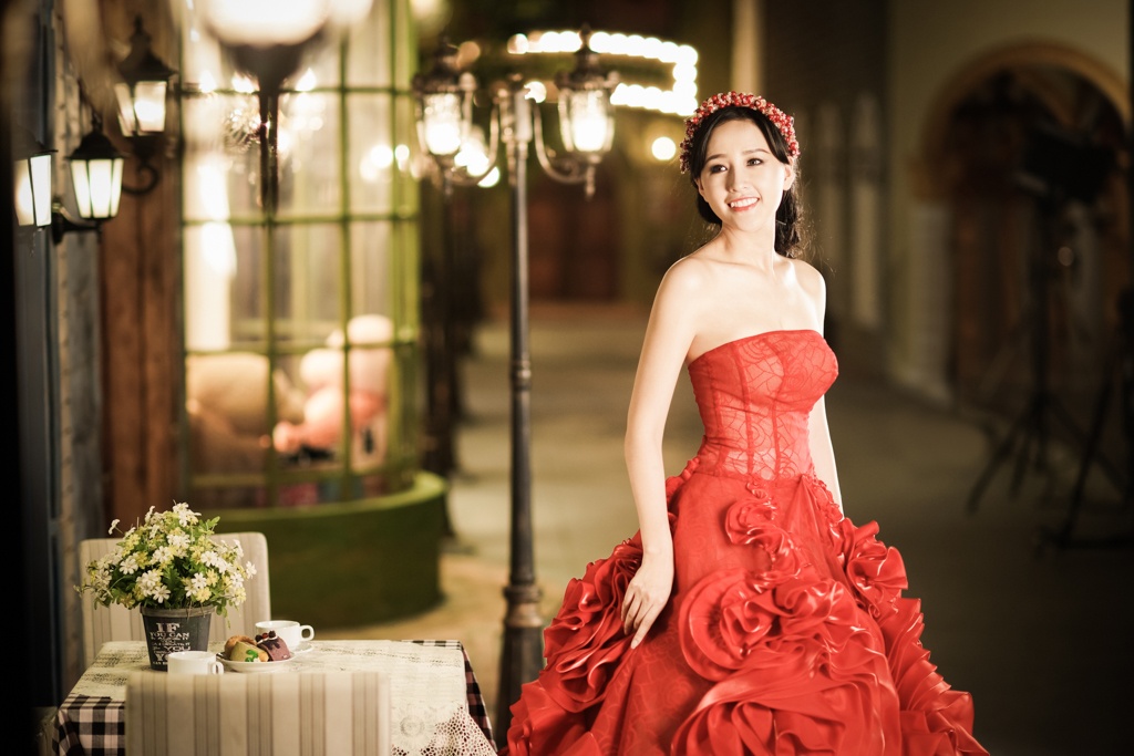 Mai Phuong Thuy lang man voi phong cach cong chua hinh anh