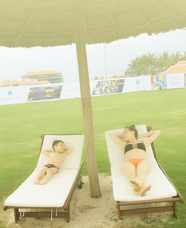 Khoảnh khắc mẹ con của nữ ca sĩ Em sẽ cố quên.