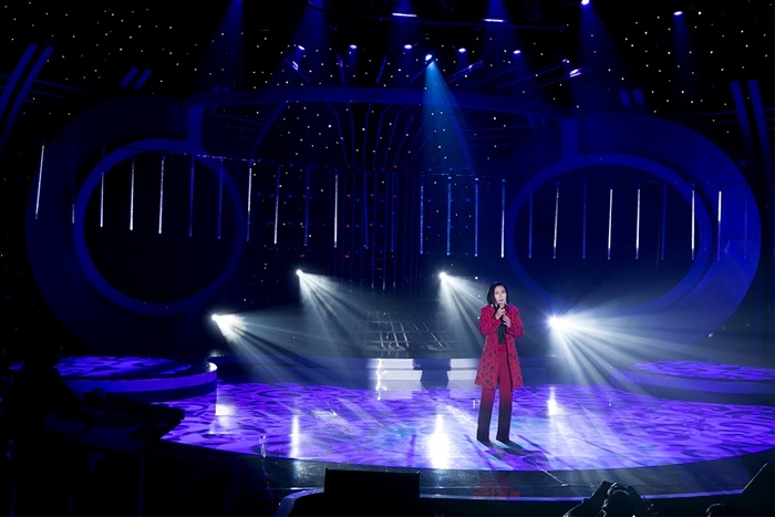 Ngân Quỳnh hoá than thành Mayumi Istuwa trình diễn ca khúc Sa mạc tình yêu. Cô diễn tả từng cử chỉ, tâm trạng đúng như “phiên bản chính” khiến khán giả và Ban giám khảo vô cùng ngạc nhiên.