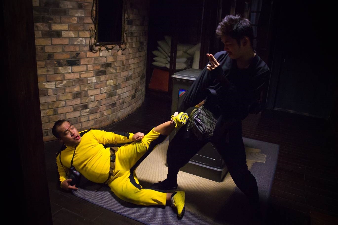 Song Hiền cải trang thành Ninja trong những phi vụ có 1 không 2