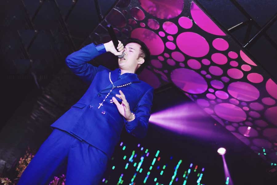 Cuối tuần qua, Dương Triệu Vũ đã có mặt tại Hạ Long để hát trong đêm minishow của mình.