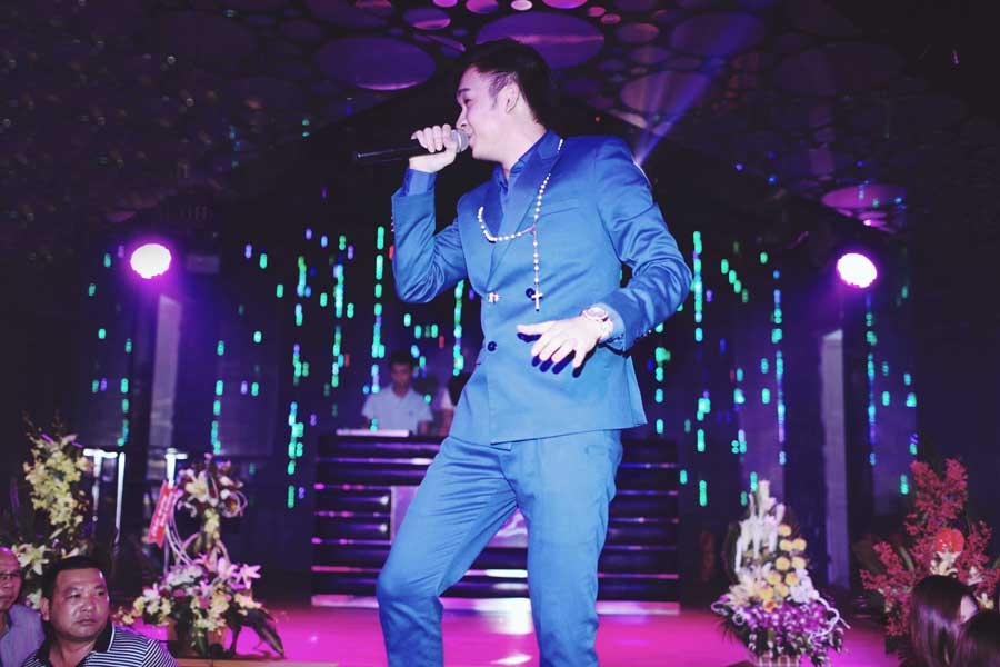 Trong đêm diễn, Dương Triệu Vũ đã thể hiện các ca khúc: “Thiên thần trong đêm”, “Chơi vơi trong cơn đau”, “Xóa”…