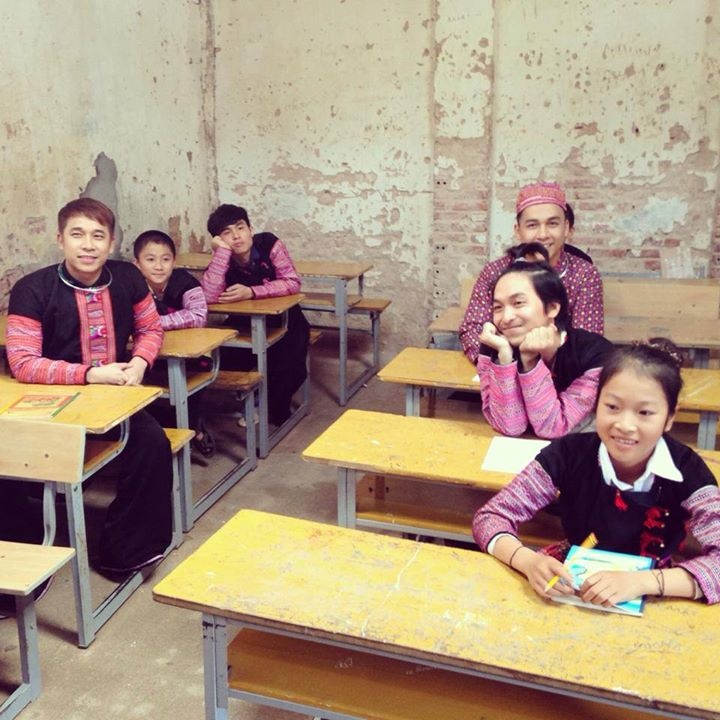 Đây cũng là lần đầu tiên nhóm quay MV tại miền Bắc do ekip Domino thực hiện.