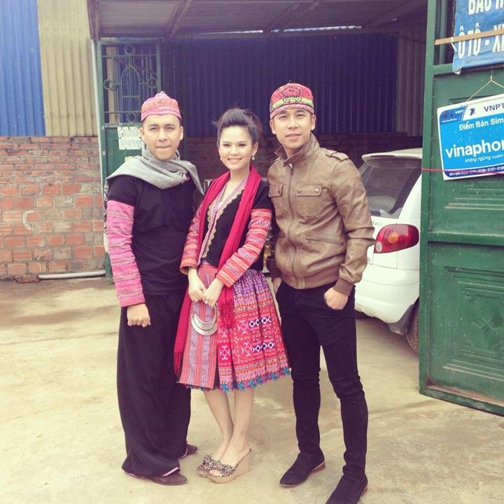 Trong MV, các thành viên nhóm The Men hoá thân thành những chàng trai dân tộc Thái.