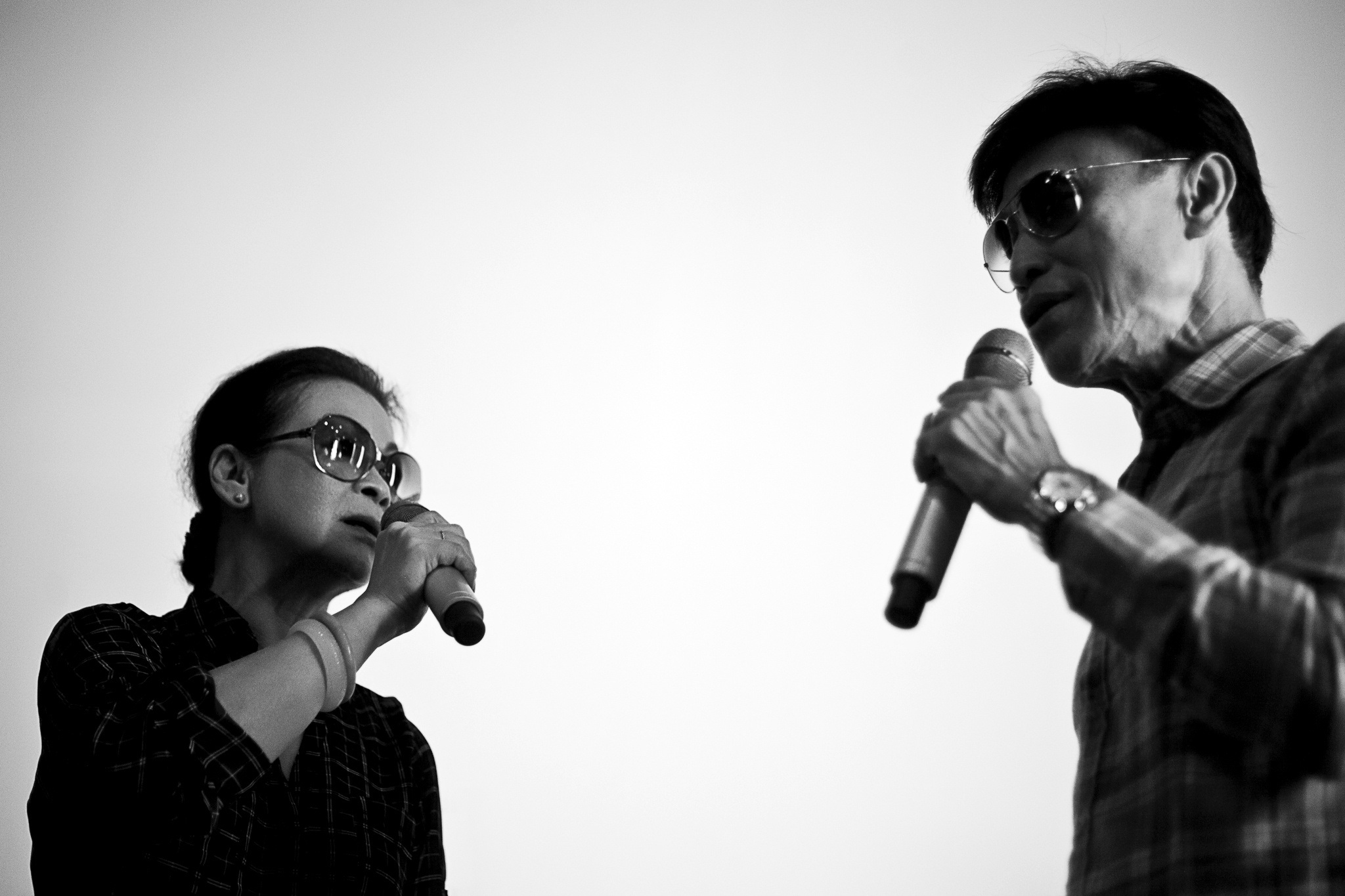 Khanh Ly say sua tap hat cung Tuan Ngoc hinh anh