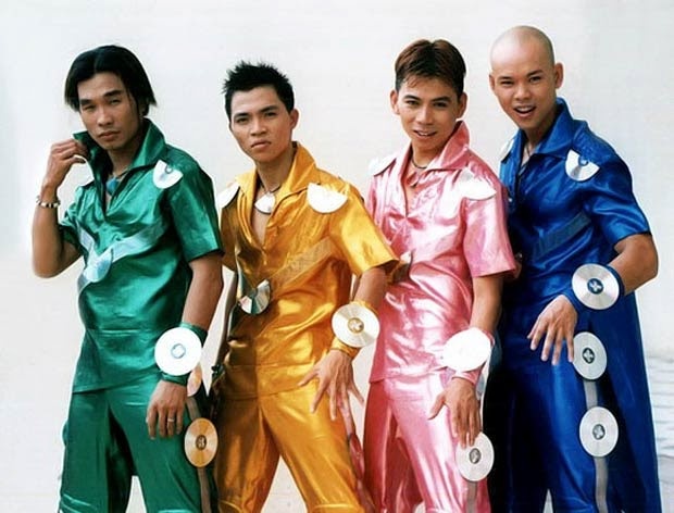 Ra đời với 4 thành viên Anh Tuấn, Lê Minh, Phan Đinh Tùng và Hùng Vũ, MTV là một trong những nhóm nhạc gây tiếng vang vào thập niên 2000 với 2 album gây sốt là Áo xanh và Chim câu ngực gầy. Nhóm ra mắt khán giả lần đầu tiên trong chương trình Xuân 2000. Thời điểm hoàng kim nhất của nhóm là khi được nhạc sĩ Tuấn Khanh dẫn dắt. Cuối năm 2003, 2 thành viên Phan Đinh Tùng và Hùng Vũ rời nhóm, vị trí trống được thay thế bằng Song Huy và Đoàn Phi. Tuy nhiên đội ngũ nhóm vẫn xáo trộn một lần nữa cho tới tháng 10/2004 thì ổn định với 3 thành viên Lê Minh, Anh Tuấn và Thiên Vương.  Tháng 7/2007, MTV tuyên bố giải tán nhóm, các thành viên bắt đầu con đường solo. Sau 5 năm mỗi người một ngả, tháng 4/2012 MTV tái hợp với âm nhạc và hình tượng trưởng thành với album Nếu chỉ sống một ngày. Dưới đây là 